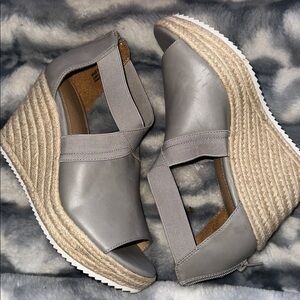 Report Peep Toe Wedges Light Gray - EUC Size 7.5